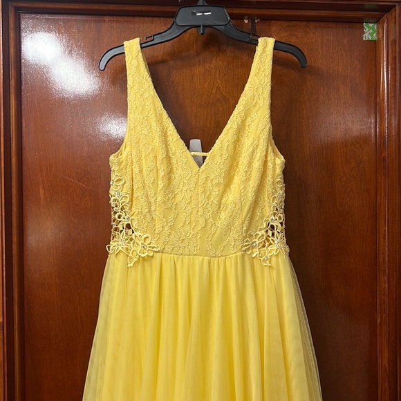 Prom Dress Yellow💛 NWOT - Picture 2 of 9
